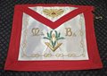 Tablier REAA GODF, VM, rectangle, satin, ruban rouge, bavette brodée Delta & G /Gloire, M:.B:., Eq. Compas, Acacia et lacs d'amour